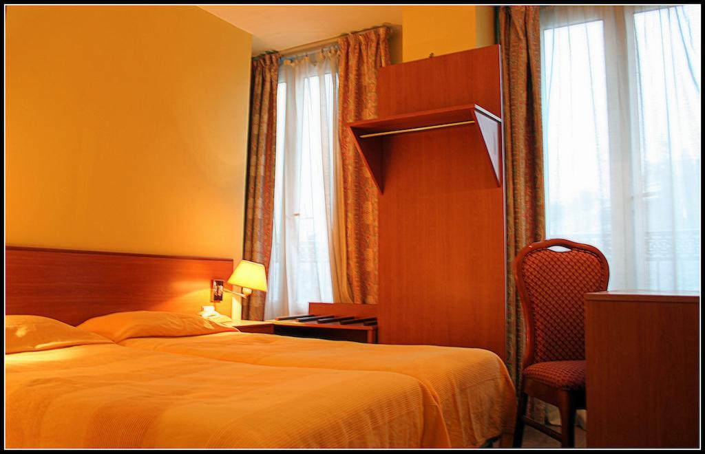 Pax Hotel Paris 18E Zimmer foto