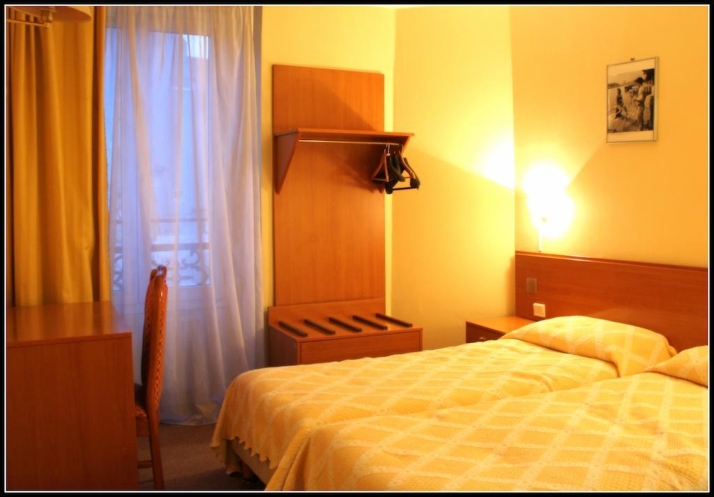 Pax Hotel Paris 18E Zimmer foto